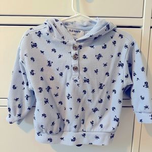 EUC Old Navy Hoodie and Pants set; Size 18-24 months